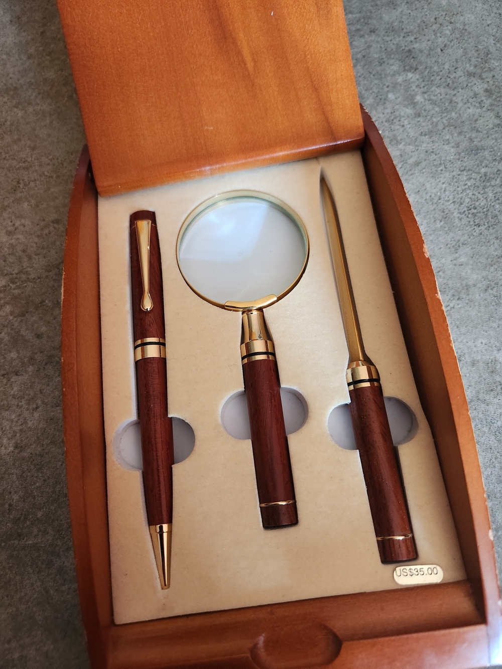 Classic Brown Wood Desk Set with Gold Accents - Elegant Home Office Decor - Picture 2 of 3